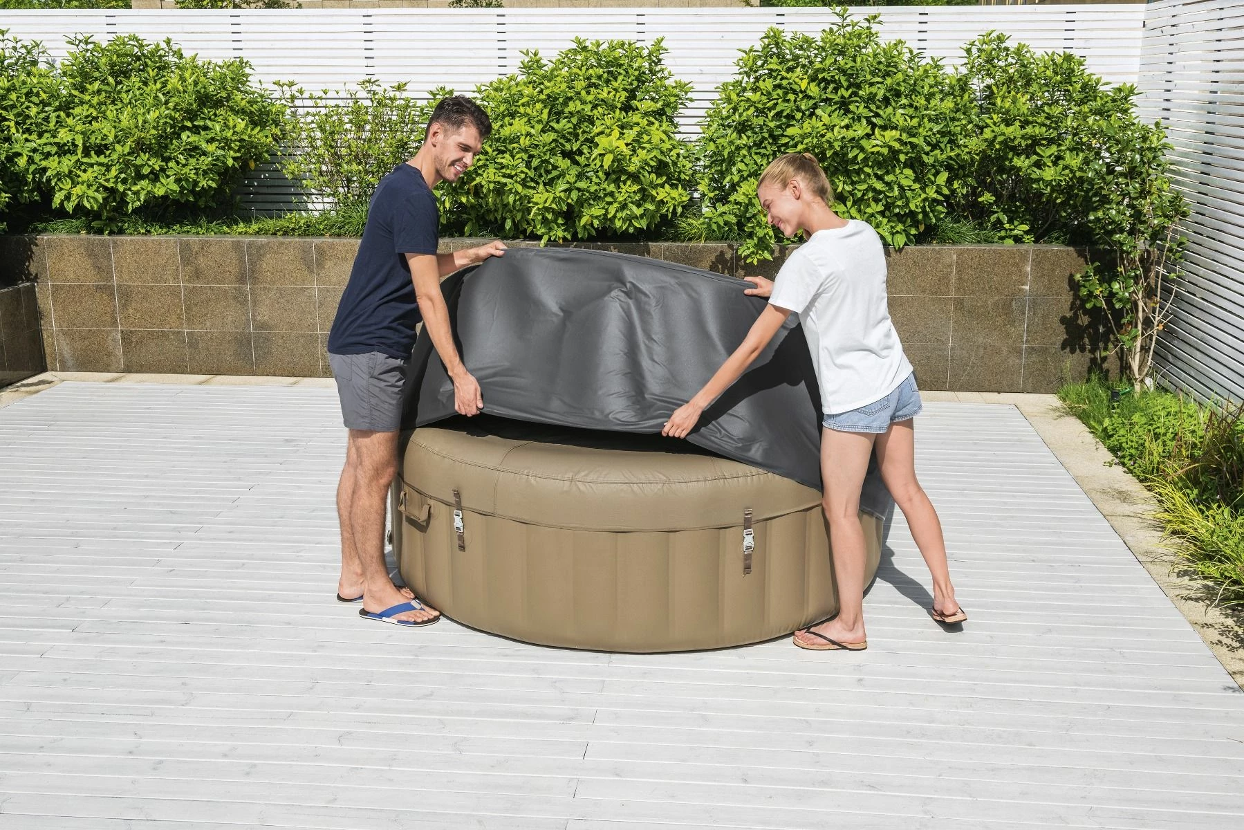 Lay-z Spa Lay-Z-Spa® EnergySense™ - 196cm Round Thermal Hot Tub Cover 4 Lay-z Spa Lay-Z-Spa® EnergySense™ - 196cm Round Thermal Hot Tub Cover - Image 2