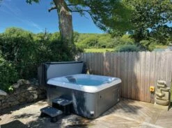 Vacation Lounge - 6 Person Hot Tub With 1 Lounger -Outdoor Living Hottubs Shop 293698498 1942367272618031 4935198504685172103 n