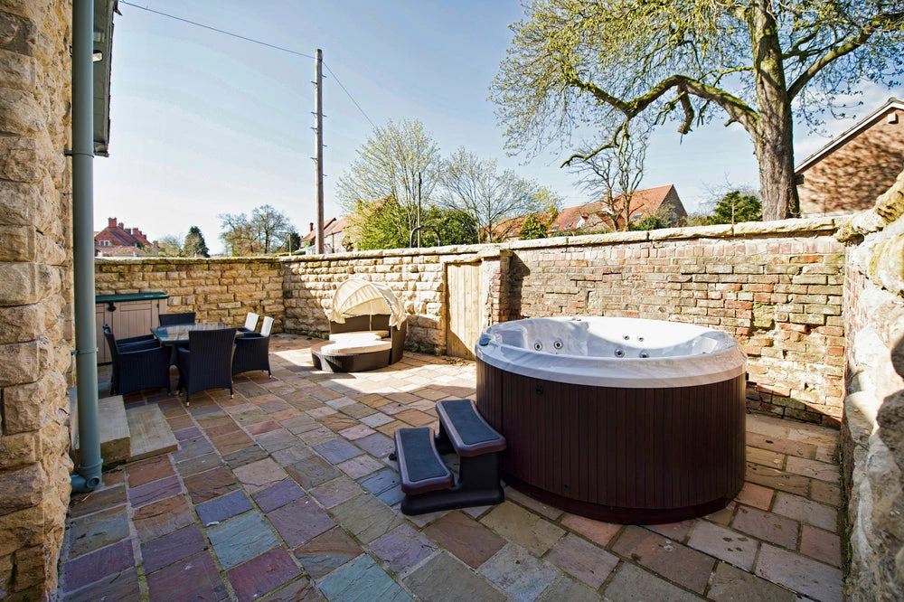 Jacuzzi® J210™ - 4 Person Hot Tub 11 Jacuzzi® J210™ - 4 Person Hot Tub - Image 9