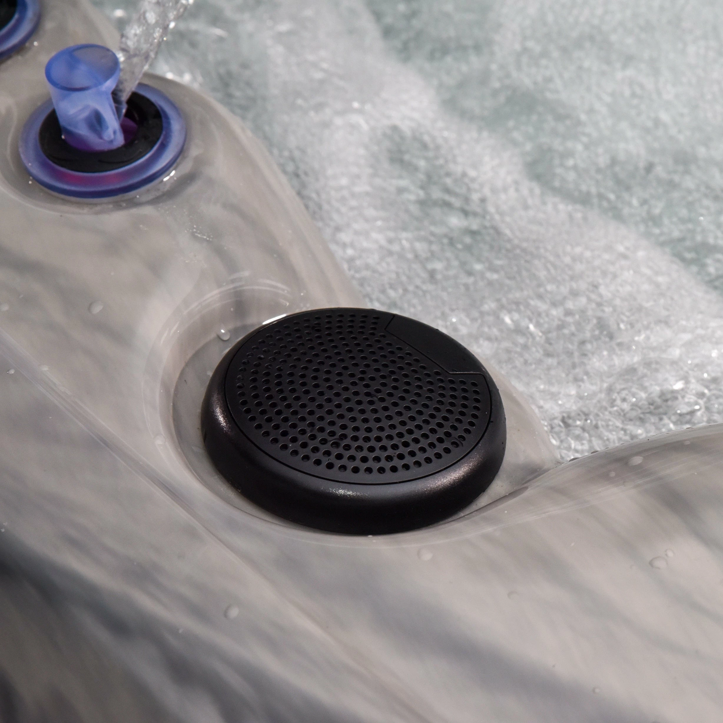 Outdoor Barcelona - 5 Person Hot Tub With 2 Loungers 10 Outdoor Barcelona - 5 Person Hot Tub With 2 Loungers - Image 8