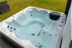 Holiday Let 5 - 5 Person Hot Tub With 1 Lounger -Outdoor Living Hottubs Shop HolidayLet SterlinngSilver 45