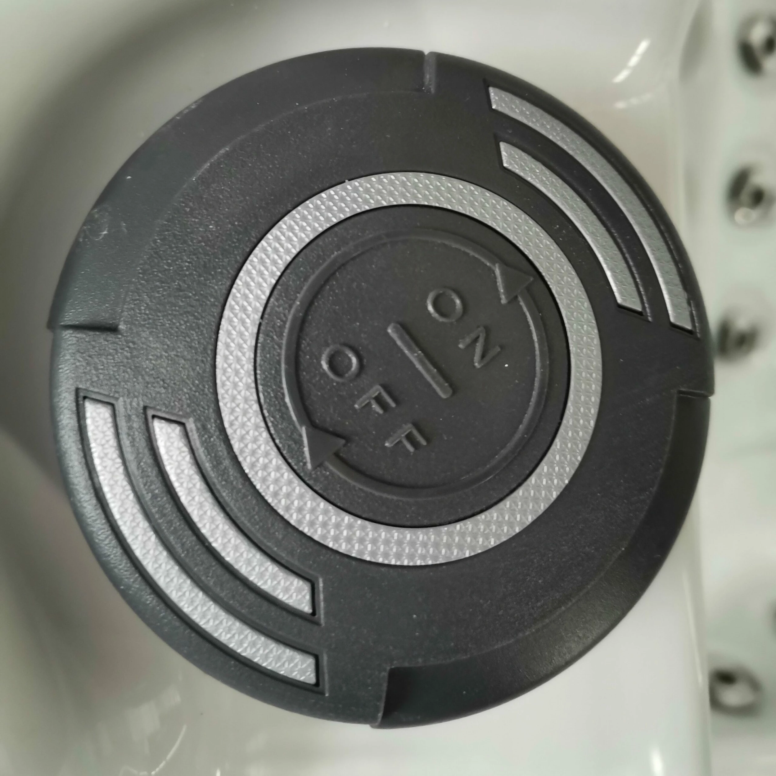 Outdoor Infinity - 6 Person Hot Tub With 1 Lounger 8 Outdoor Infinity - 6 Person Hot Tub With 1 Lounger - Image 6