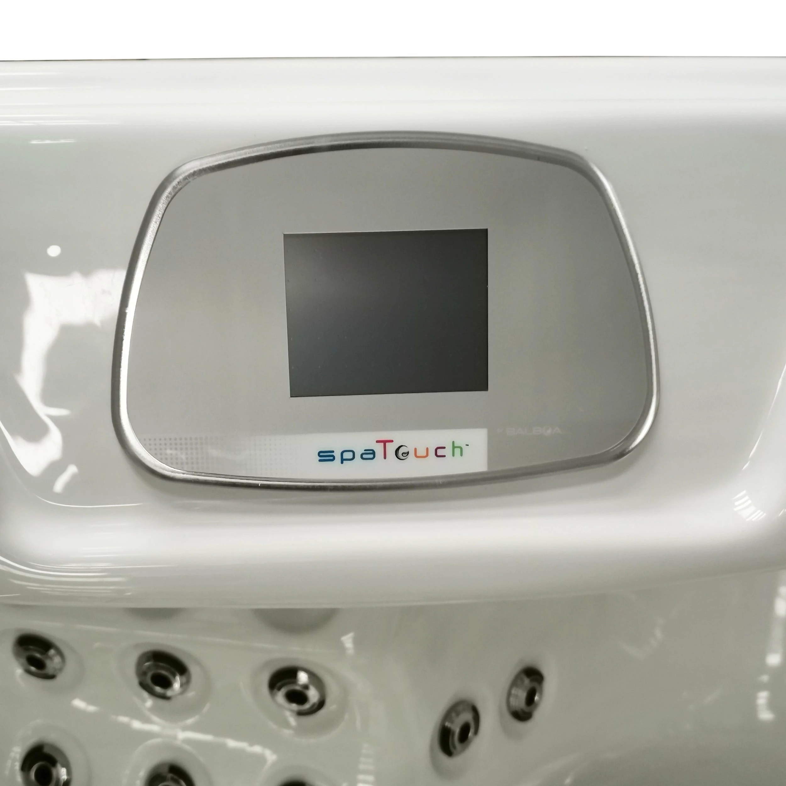 Outdoor Infinity - 6 Person Hot Tub With 1 Lounger 11 Outdoor Infinity - 6 Person Hot Tub With 1 Lounger - Image 9