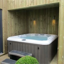 Jacuzzi® J225™ - 4 Person Hot Tub -Outdoor Living Hottubs Shop J225 Lifesyle 1