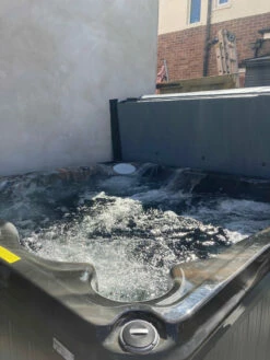 Jacuzzi® J235™ / J235IP™ - 6 Person Hot Tub With 1 Lounger 39 Jacuzzi® J235™ / J235IP™ - 6 Person Hot Tub With 1 Lounger -Outdoor Living Hottubs Shop J235IP4