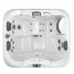 Jacuzzi® J315IP™ - 3 Person Hot Tub With 1 Lounger