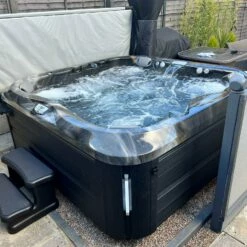 Jacuzzi® J375IP™ - 6 Person Hot Tub With 1 Lounger -Outdoor Living Hottubs Shop J375Matthews3Square