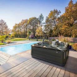 Jacuzzi® J475IP™ - 6 Person Hot Tub With 1 Lounger -Outdoor Living Hottubs Shop JacuzziJ475HotTubSquare 1