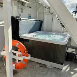 Jacuzzi® Lodge™ M - 4-5 Person Hot Tub 27 Jacuzzi® Lodge™ M - 4-5 Person Hot Tub -Outdoor Living Hottubs Shop JacuzziLodgeMHotTub3