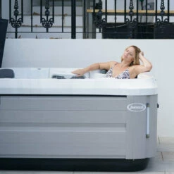 Jacuzzi® J335IP™ - 6 Person Hot Tub With 1 Lounger -Outdoor Living Hottubs Shop Jacuzzi J335IP 5 6PersonHotTub