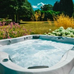 Jacuzzi® J335IP™ - 6 Person Hot Tub With 1 Lounger -Outdoor Living Hottubs Shop Jacuzzi J335IP 5 6PersonHotTub square 9