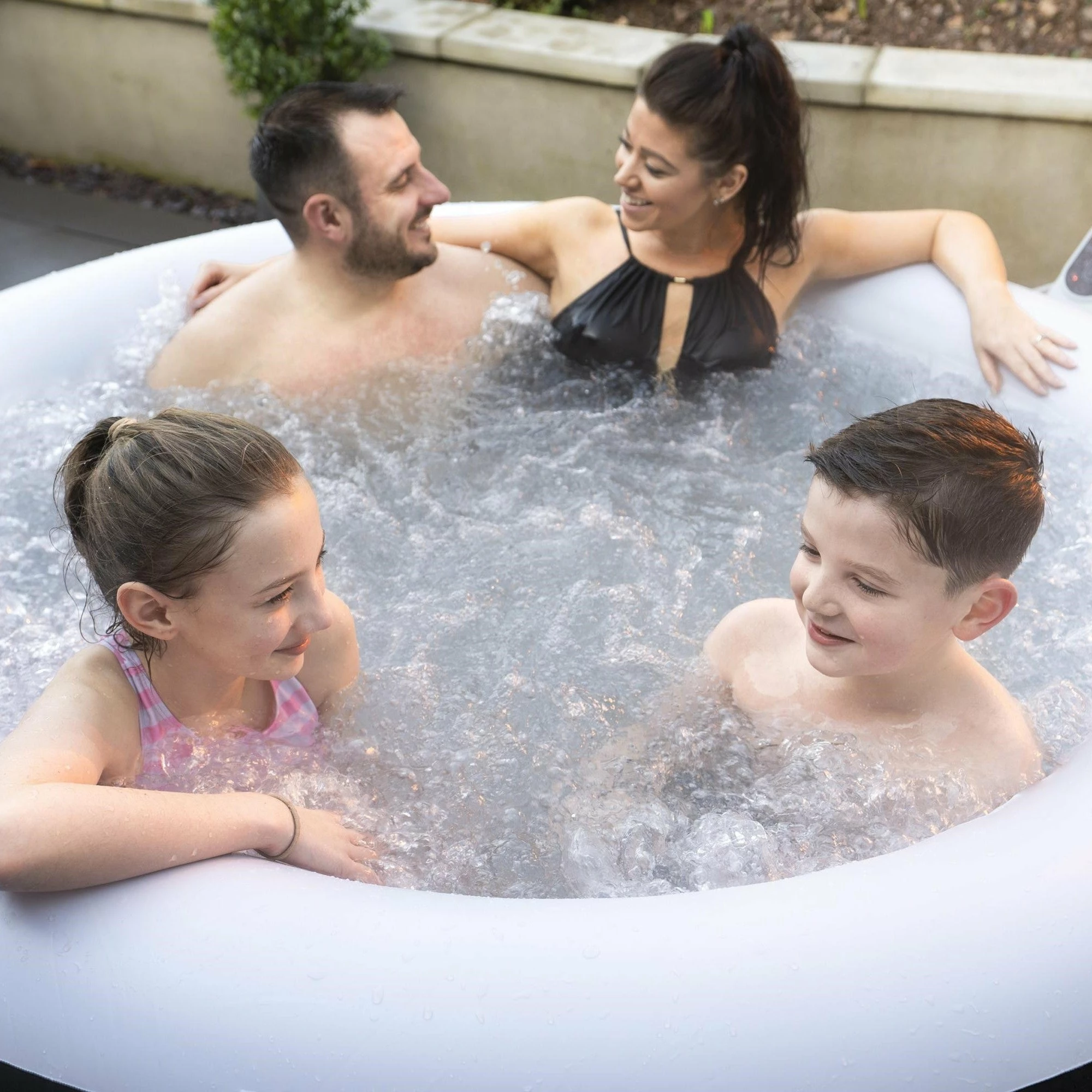 Lay-z Spa Lay-Z-Spa® AirJet Miami - 4 Person Inflatable Hot Tub 11 Lay-z Spa Lay-Z-Spa® AirJet Miami - 4 Person Inflatable Hot Tub - Image 9