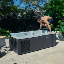 Master Spas® Michael Phelps Chilly GOAT™ Alpine - Ice Bath -Outdoor Living Hottubs Shop MichaelPhelpsChillyGOATIceBath 13