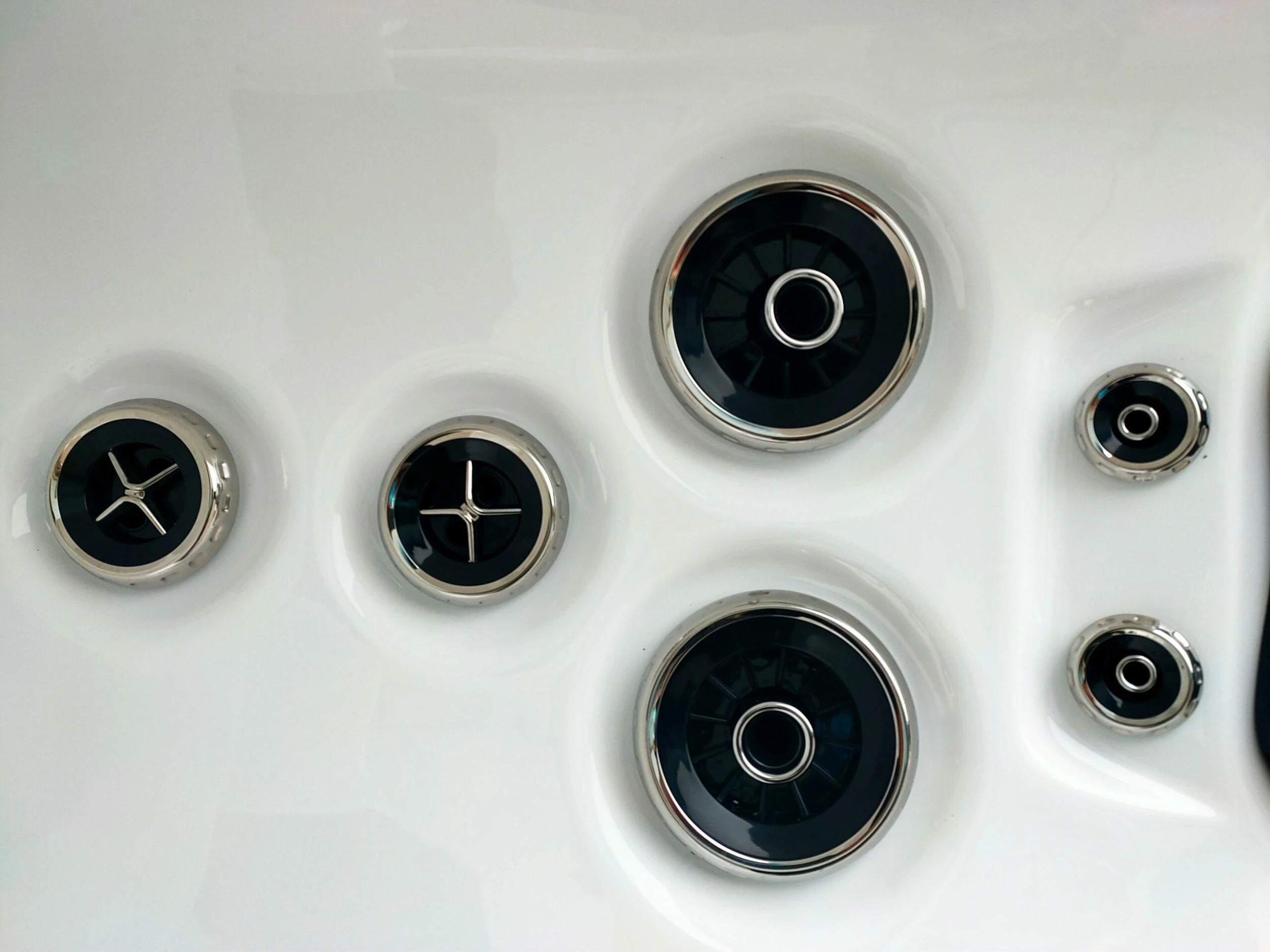 Outdoor Mist - 5 Person Hot Tub With 2 Loungers 13 Outdoor Mist - 5 Person Hot Tub With 2 Loungers - Image 11