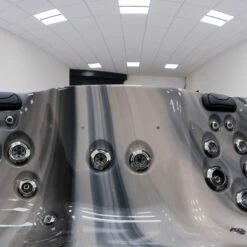 Outdoor Refresh - 6 Person Hot Tub With 1 Lounger -Outdoor Living Hottubs Shop OutdoorRefreshSquare 14