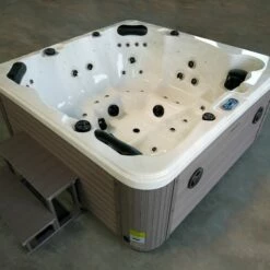 Outdoor Refresh - 6 Person Hot Tub With 1 Lounger -Outdoor Living Hottubs Shop Refresh2021 9