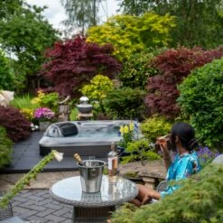 Outdoor Santorini - 5 Person Hot Tub With 1 Lounger -Outdoor Living Hottubs Shop SantoriniOdyssey LifestyleftReena 22square 1