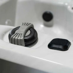 Sun & Soul™ 600™ - 6 Person Hot Tub With 1 Lounger -Outdoor Living Hottubs Shop Sun Soul600HotTub2