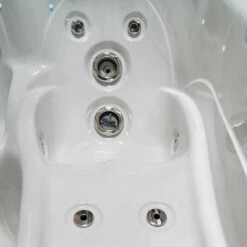 Sun & Soul™ 600™ - 6 Person Hot Tub With 1 Lounger -Outdoor Living Hottubs Shop Sun Soul600HotTub6