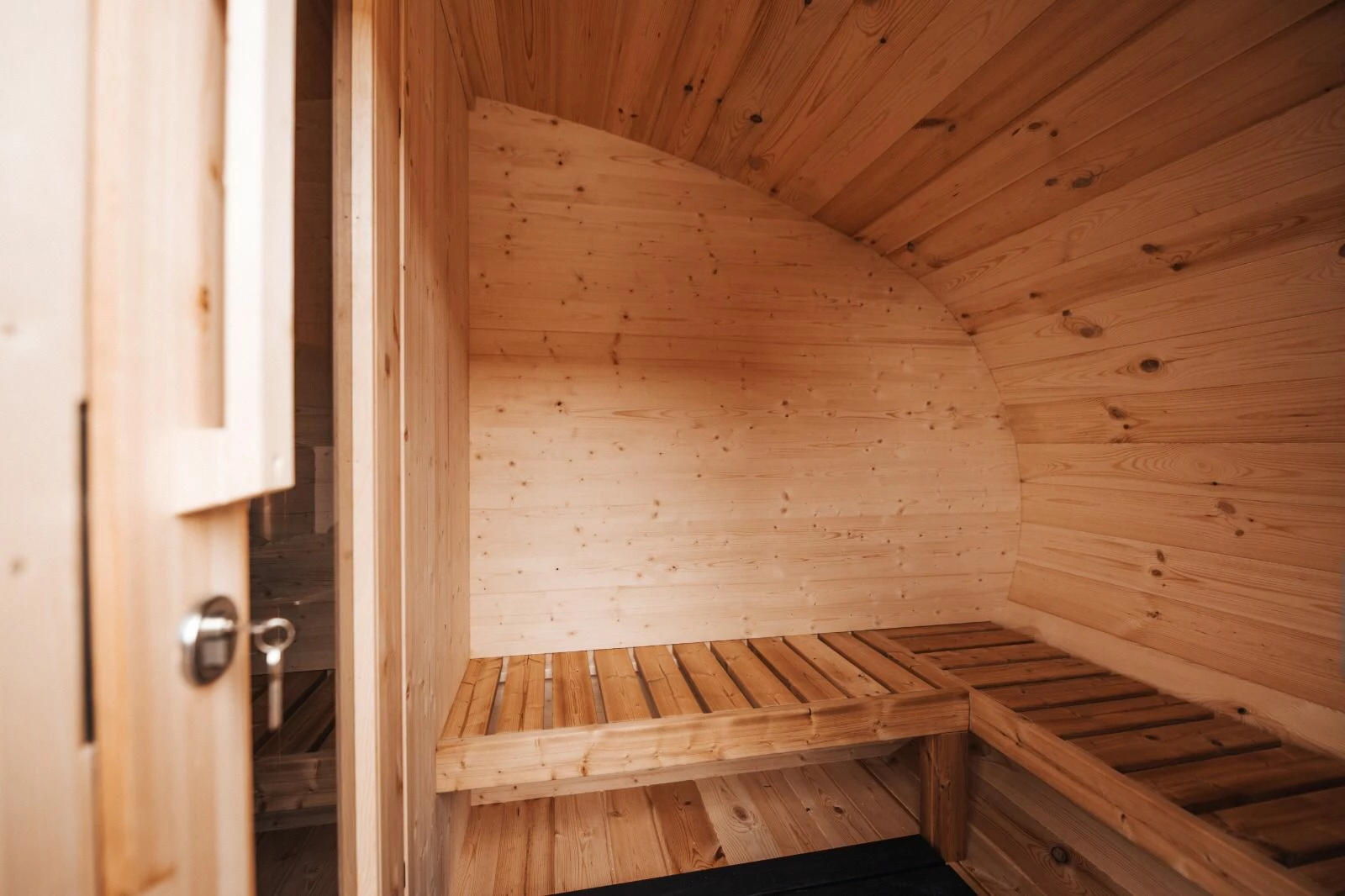 Outdoor Terrace 160 - 2 To 4 Person Barrel Sauna 7 Outdoor Terrace 160 - 2 To 4 Person Barrel Sauna - Image 5